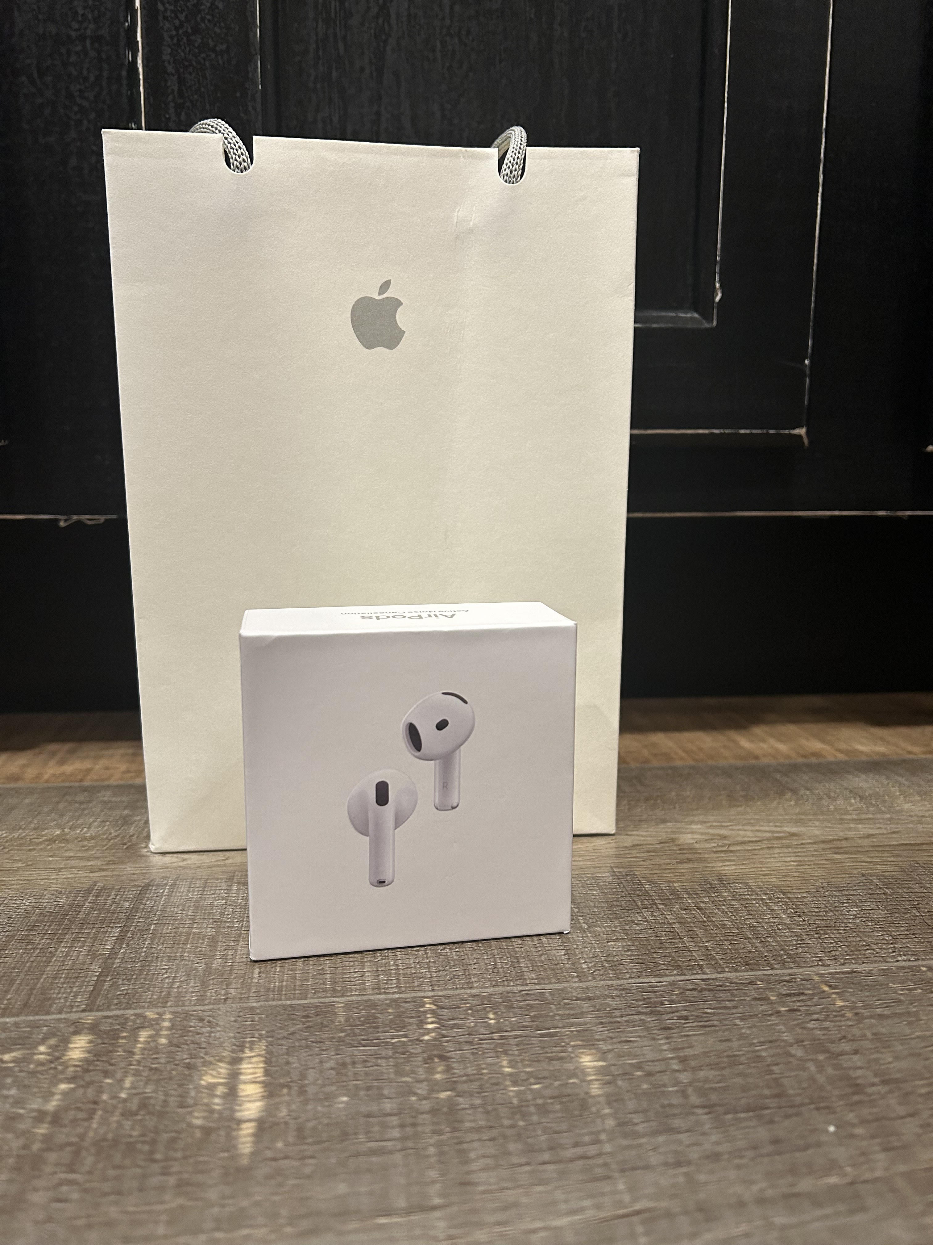 Airpod 4s (noise canceling)